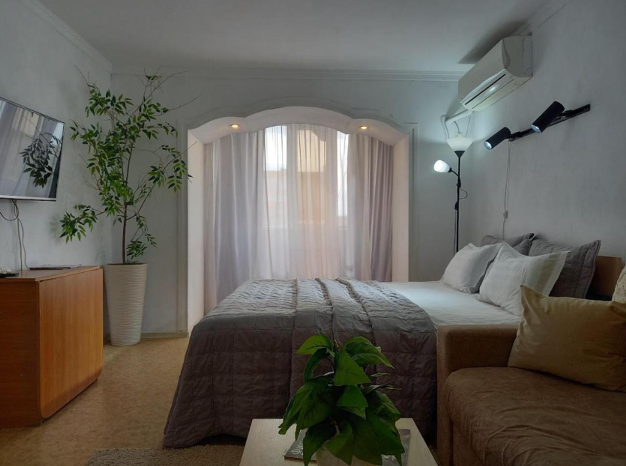 яркая звезда Apartment Aktobe